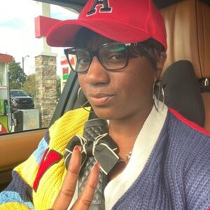 Meet your Posher, Tiona